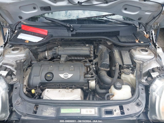 2010 MINI COOPER CLUBMAN WMWML3C54ATX39452 Photo 9