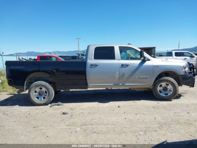 3C6UR5HJ8LG147935 RAM 2500 Tradesman  4x4 8' Box