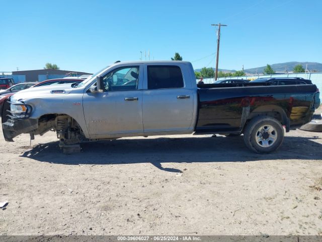 3C6UR5HJ8LG147935 RAM 2500 Tradesman  4x4 8' Box