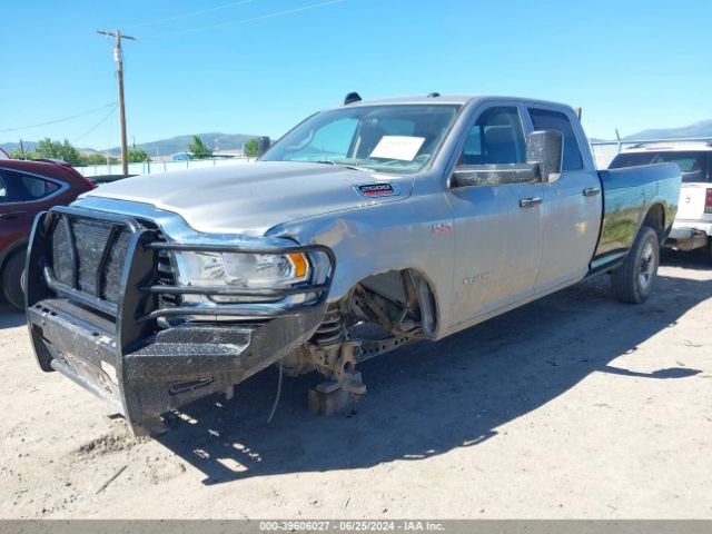3C6UR5HJ8LG147935 RAM 2500 Tradesman  4x4 8' Box