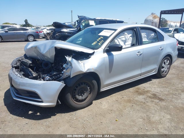 3VW2K7AJ7FM425561 Volkswagen Jetta 2.0l S