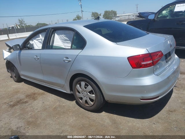 3VW2K7AJ7FM425561 Volkswagen Jetta 2.0l S