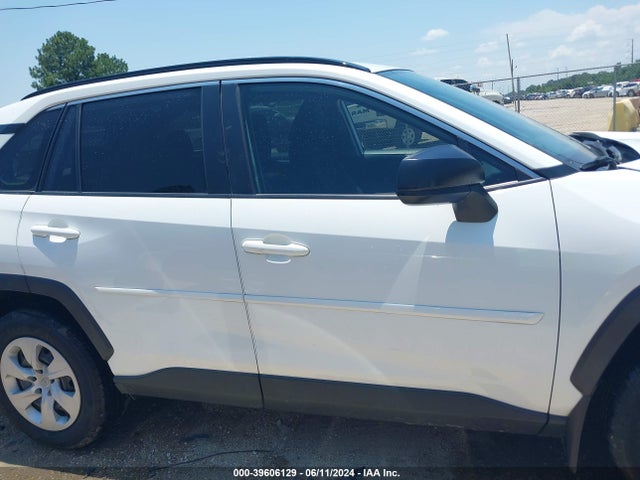 Toyota RAV4 LE 2019 JTMH1RFV5KJ006882 Image 13