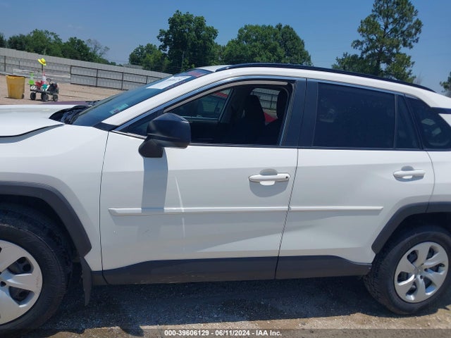 Toyota RAV4 LE 2019 JTMH1RFV5KJ006882 Image 14