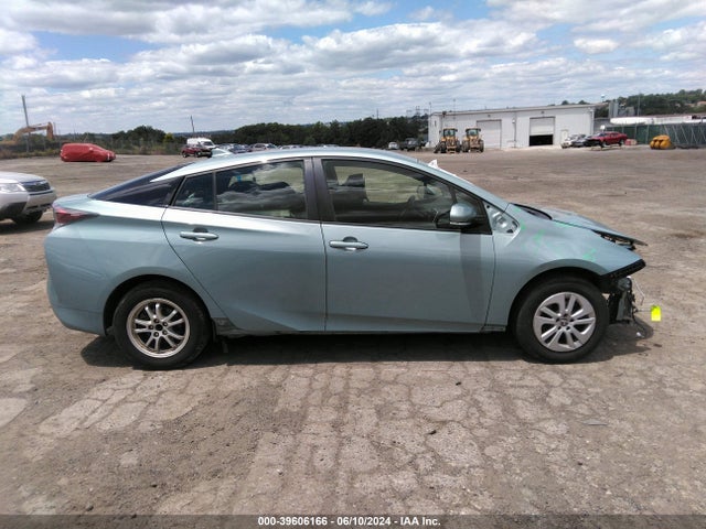 Toyota Prius Two 2017 JTDKBRFU4H3024345 Image 14
