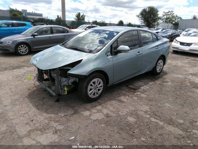 Toyota Prius Two 2017 JTDKBRFU4H3024345 Image 2