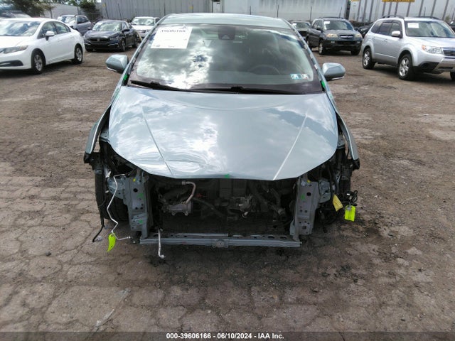 Toyota Prius Two 2017 JTDKBRFU4H3024345 Image 6