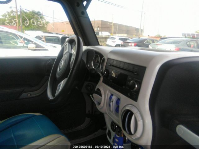 1C4BJWDG5GL312646 Jeep Wrangler Unlimited Sport