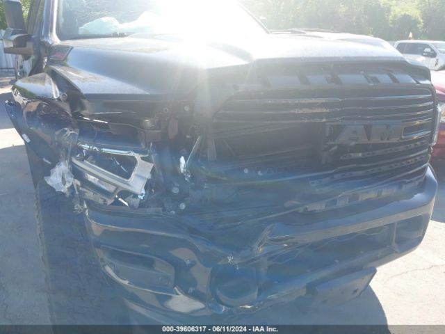 3C6UR5NL1KG584857 RAM 2500 Laramie Mega Cab 4x4 6'4 Box