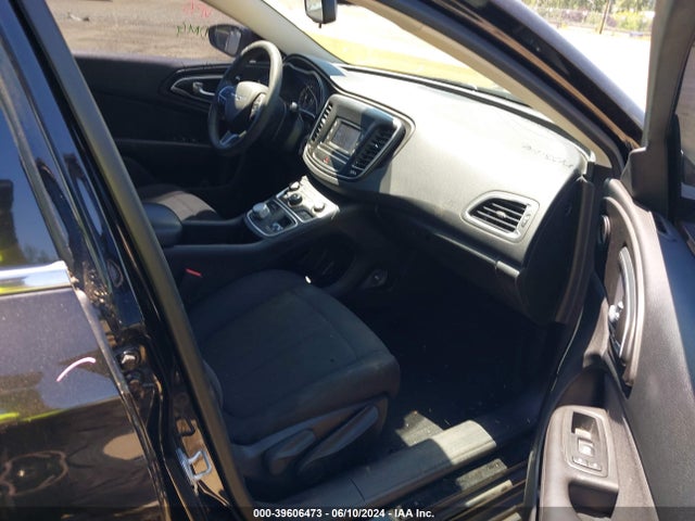 1C3CCCAB8GN101312 Chrysler 200 Limited