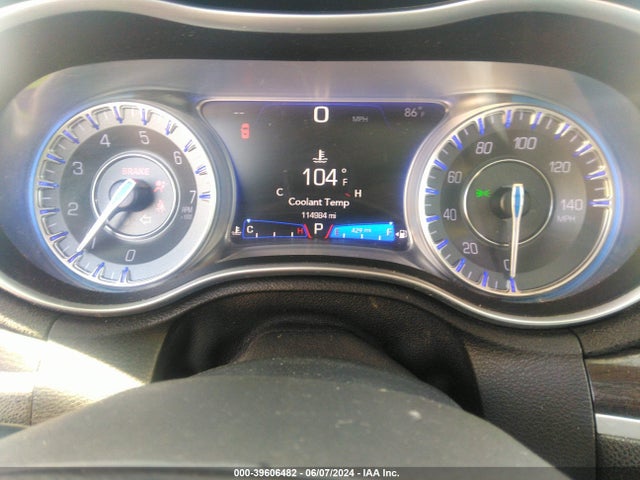 Chrysler 300 Anniversary Edition 2016 2C3CCAAG0GH274055 Image 7