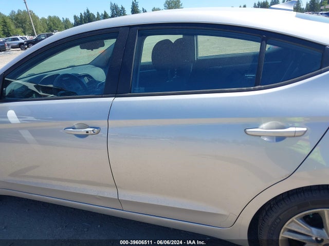 Hyundai Elantra Value Edition 2019 5NPD84LF7KH445391 Image 14