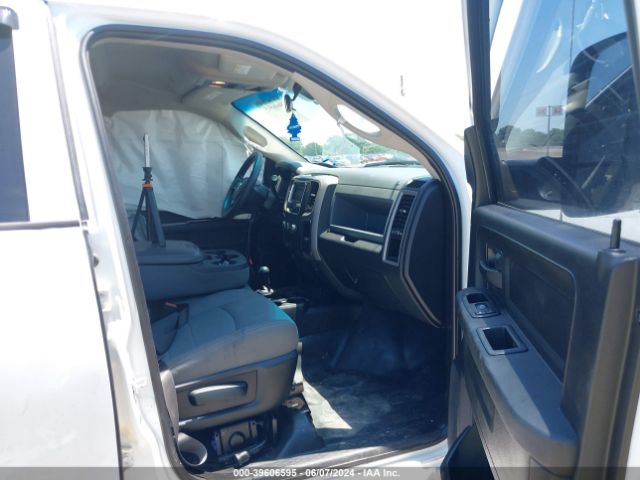 3C6UR5HJ5JG379552 RAM 2500 Tradesman  4x4 8' Box