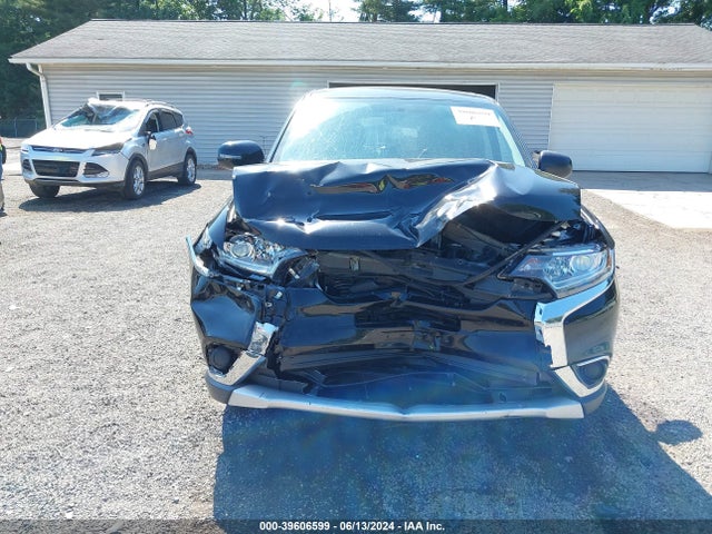 JA4AD2A32JJ006417 Mitsubishi Outlander Es