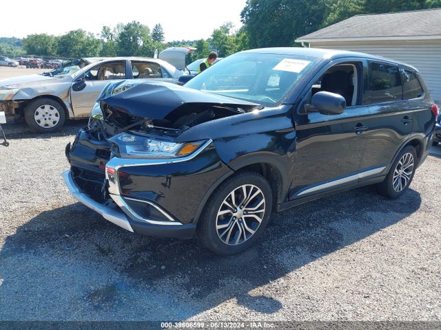 JA4AD2A32JJ006417 Mitsubishi Outlander Es