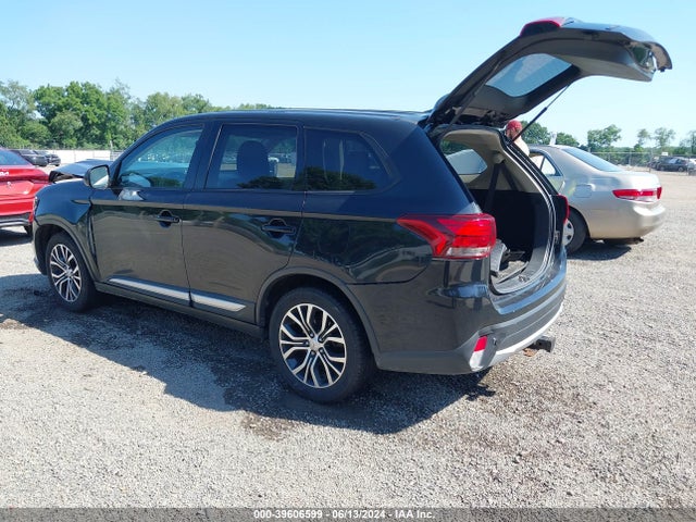 JA4AD2A32JJ006417 Mitsubishi Outlander Es