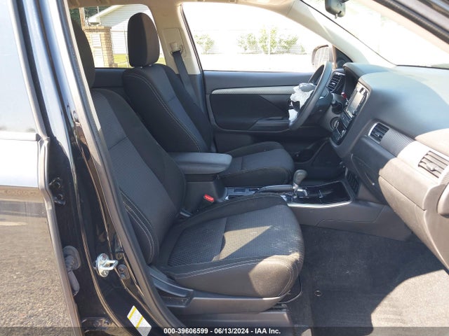 JA4AD2A32JJ006417 Mitsubishi Outlander Es