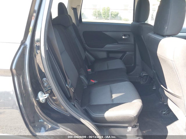 JA4AD2A32JJ006417 Mitsubishi Outlander Es