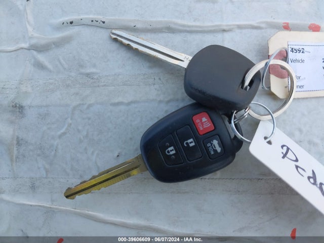 Toyota COROLLA LE 2018 2T1BURHE4JC090620 Image 11