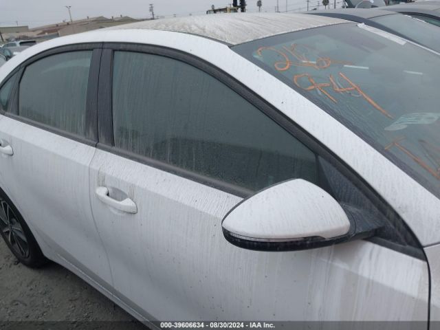 3KPF24AD9NE492605 KIA Forte Lxs