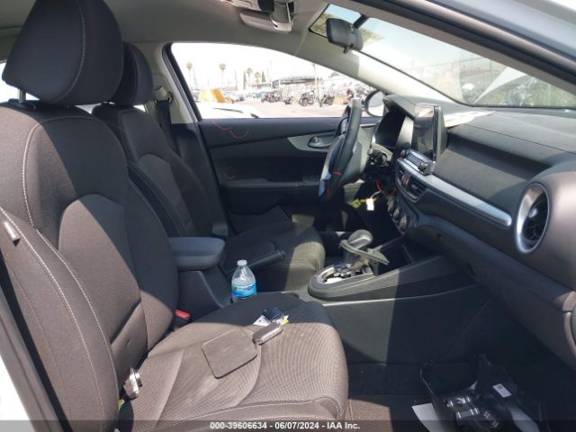 3KPF24AD9NE492605 KIA Forte Lxs