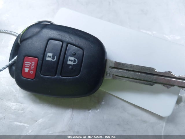 Toyota Rav4 Xle 2014 JTMWFREV2EJ010564 Image 11
