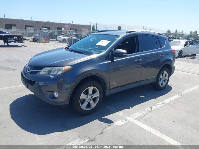 Toyota Rav4 Xle 2014 JTMWFREV2EJ010564 Image 2