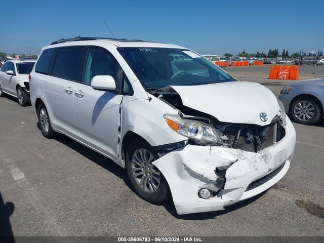 Toyota Sienna Xle V6 8 Passenger 2014 5TDYK3DC7ES507632 главное изображение