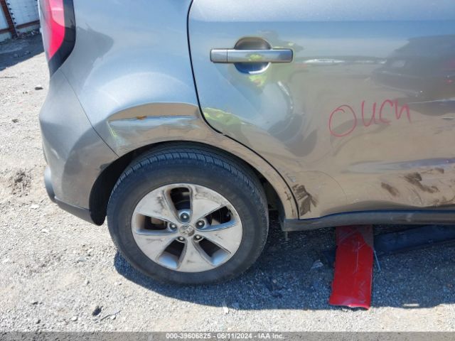 KNDJN2A24F7146290 KIA Soul