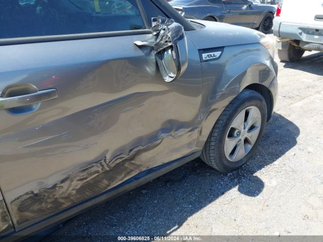 KNDJN2A24F7146290 KIA Soul