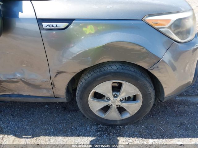 KNDJN2A24F7146290 KIA Soul