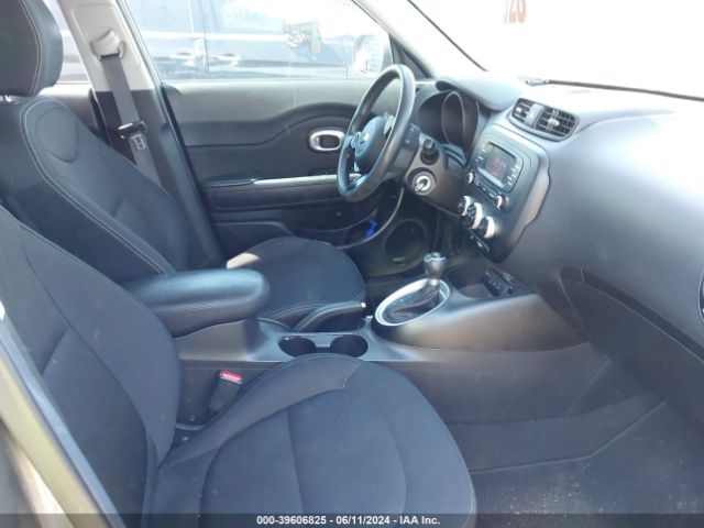 KNDJN2A24F7146290 KIA Soul
