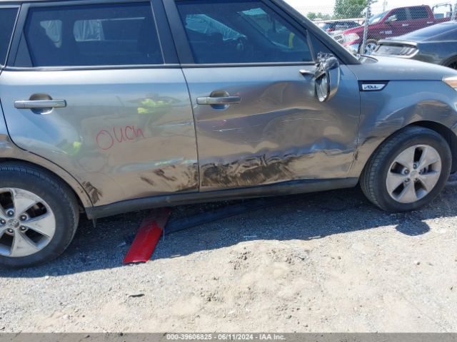 KNDJN2A24F7146290 KIA Soul