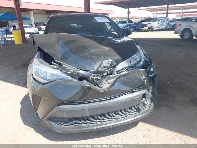 Toyota C-HR XLE 2021 NMTKHMBX4MR135762 Image 12