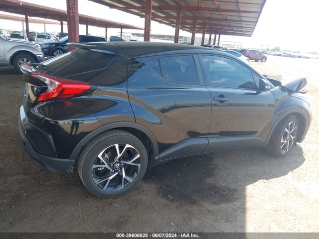 Toyota C-HR XLE 2021 NMTKHMBX4MR135762 Image 13