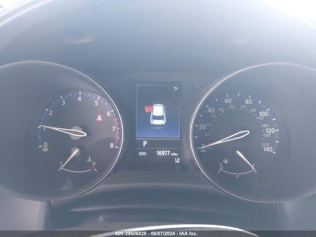 Toyota C-HR XLE 2021 NMTKHMBX4MR135762 Image 15