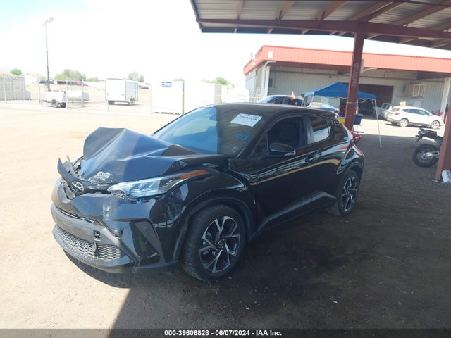Toyota C-HR XLE 2021 NMTKHMBX4MR135762 Image 2