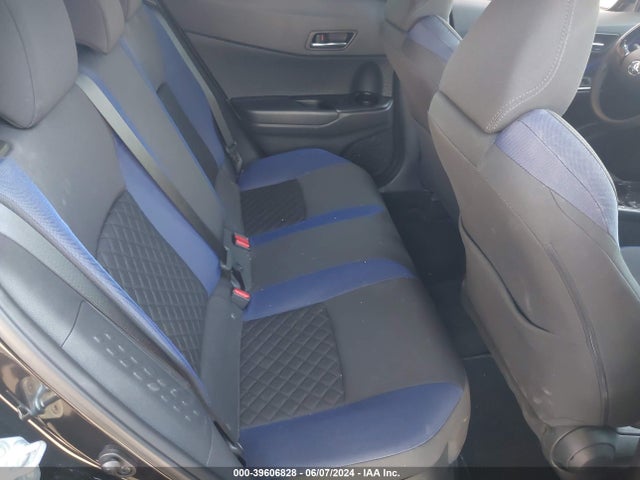 Toyota C-HR XLE 2021 NMTKHMBX4MR135762 Image 8