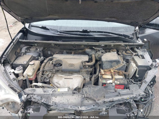 Toyota RAV4 LE 2016 JTMZFREV9GJ077761 Image 10