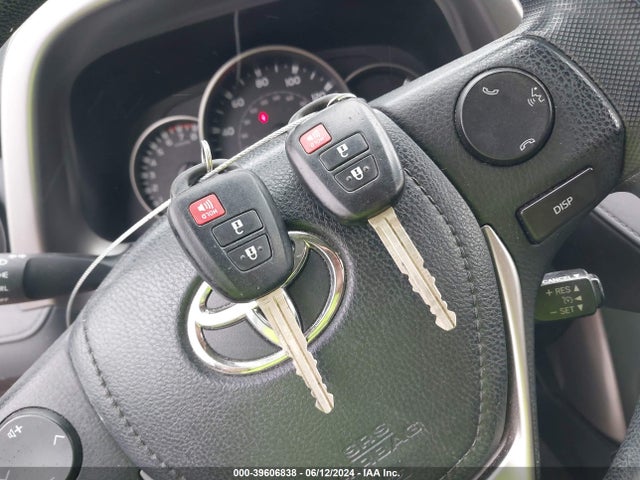 Toyota RAV4 LE 2016 JTMZFREV9GJ077761 Image 11