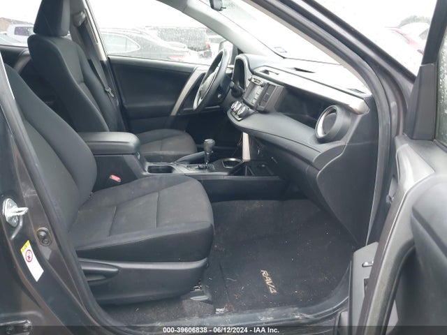 Toyota RAV4 LE 2016 JTMZFREV9GJ077761 Image 5