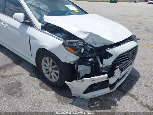 5NPE24AF2KH737894 Hyundai SONATA SE