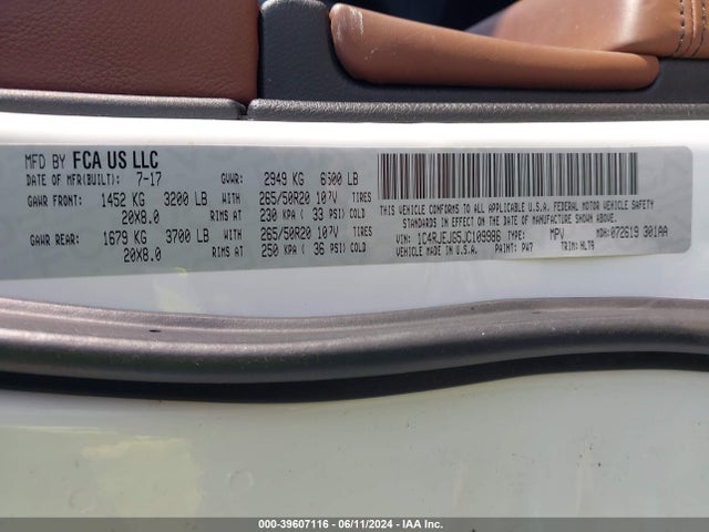 1C4RJEJG5JC109986 Jeep Grand Cherokee Summit 4x2
