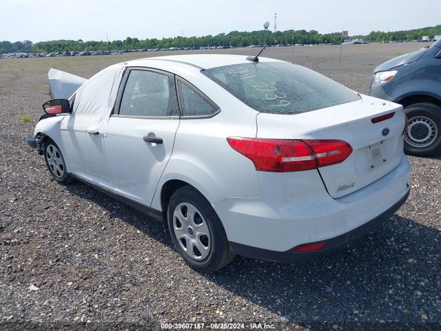 Ford FOCUS S 2017 1FADP3E20HL256776 Image 3