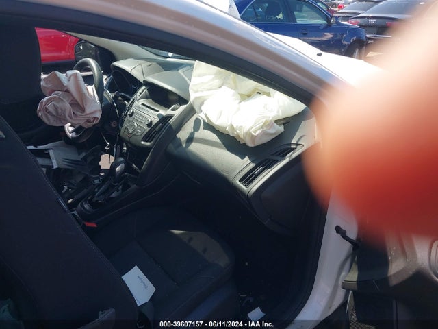 Ford FOCUS S 2017 1FADP3E20HL256776 Image 5