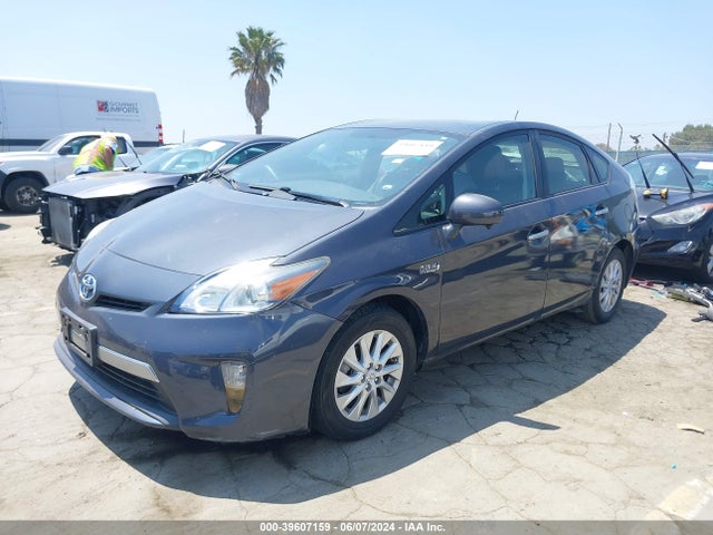 Toyota PRIUS PLUG-IN 2014 JTDKN3DP3E3062291 Image 2
