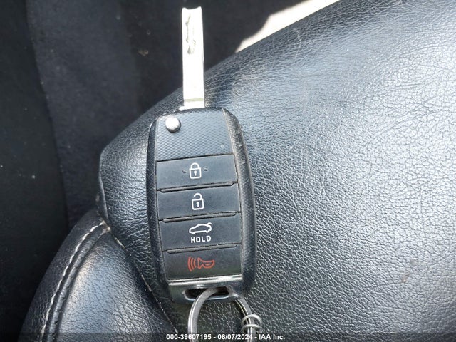 KIA Optima Lx 2017 5XXGT4L38HG173682 Image 11