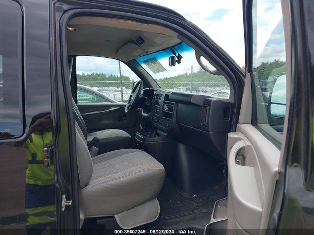 Chevrolet Express 3500 Lt 2014 1GBZG1FGXE1115837 Image 5