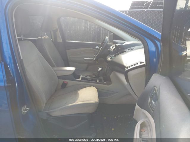 1FMCU9GD3KUB86218 Ford ESCAPE SE