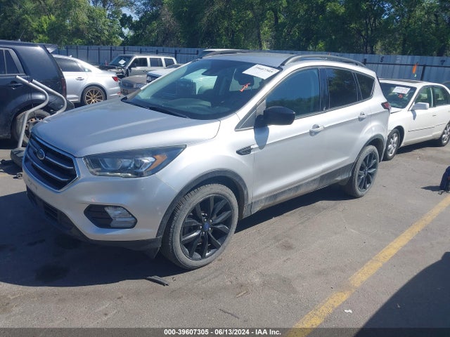 Ford ESCAPE SE 2018 1FMCU9GD2JUB00833 Image 2